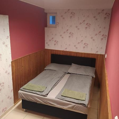 שולטוואדקרט Pingpong Apartman מראה חיצוני תמונה