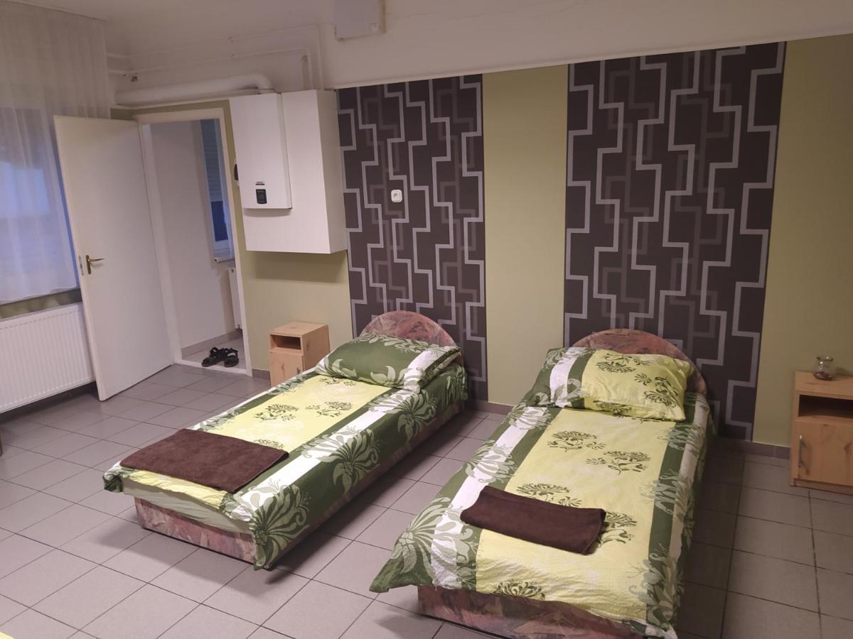 שולטוואדקרט Pingpong Apartman מראה חיצוני תמונה